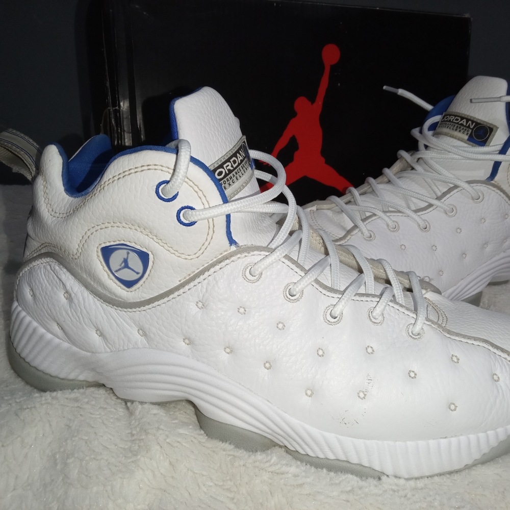 Jordan Team 2 Men's White and Blue Sneakers